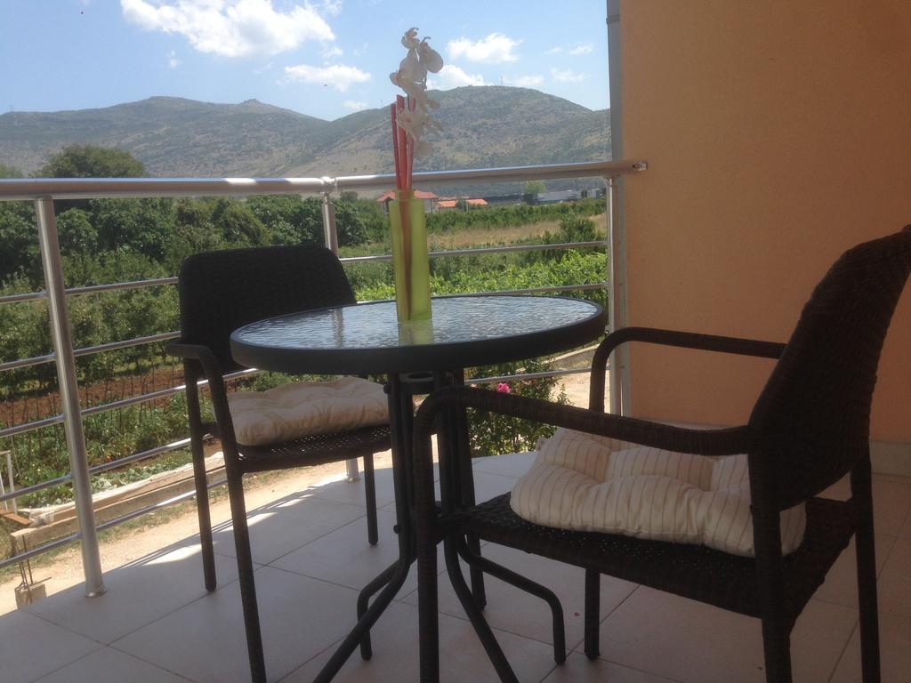 Apartment Τρέμπινιε Εξωτερικό φωτογραφία
