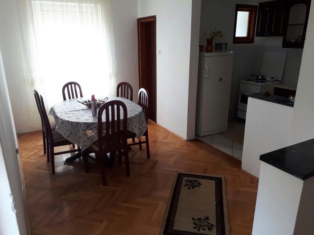 Apartment Τρέμπινιε Εξωτερικό φωτογραφία