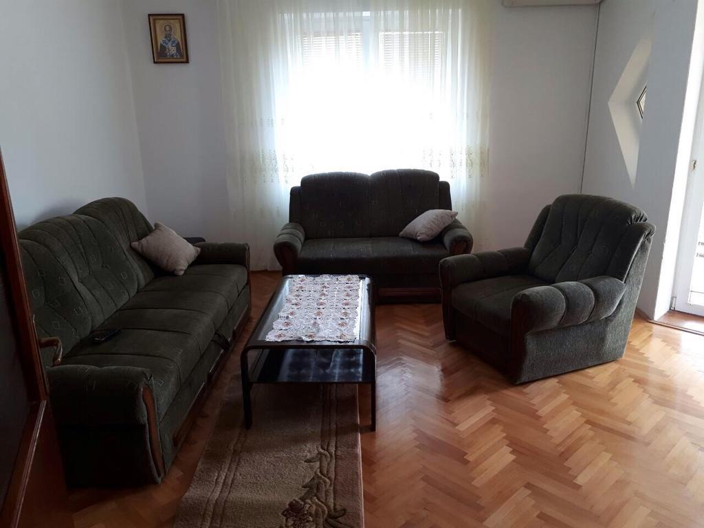 Apartment Τρέμπινιε Εξωτερικό φωτογραφία