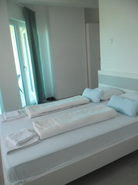 Apartment Τρέμπινιε Εξωτερικό φωτογραφία