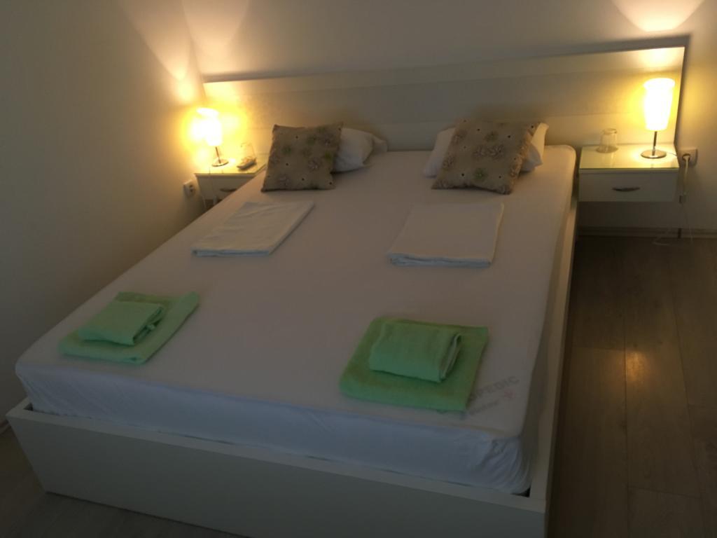 Apartment Τρέμπινιε Εξωτερικό φωτογραφία