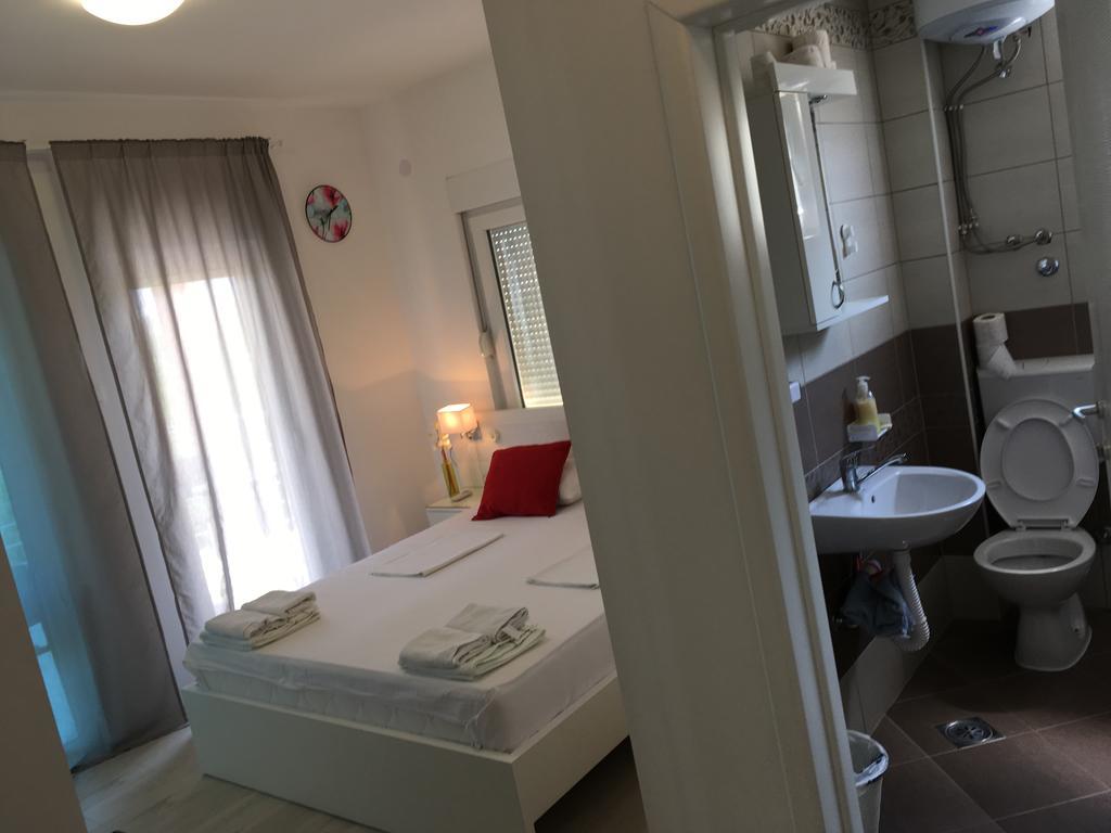 Apartment Τρέμπινιε Εξωτερικό φωτογραφία